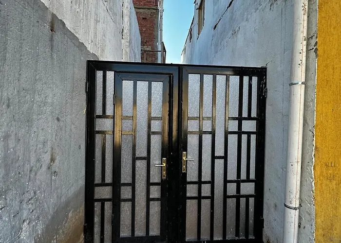 Cozy One-bedroom Near Asala Square دهب